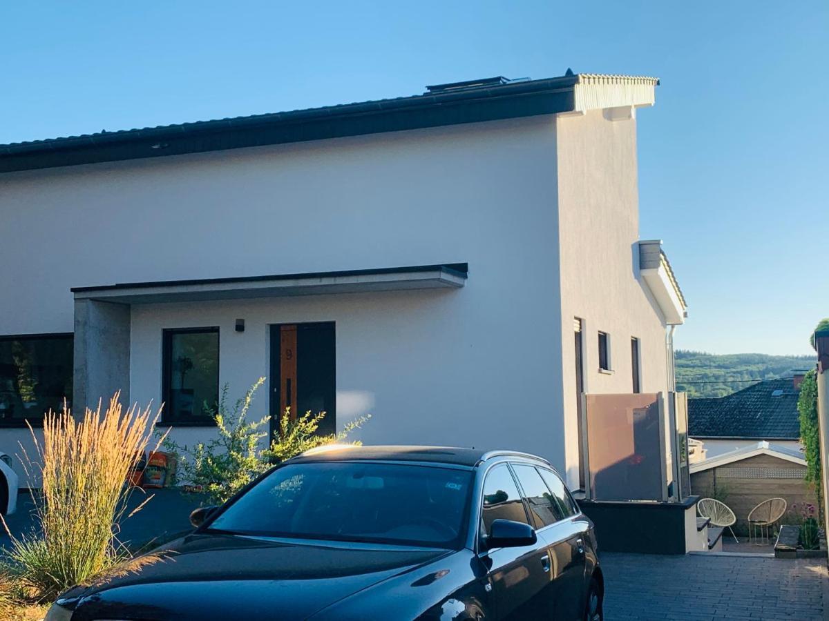 Schickes Mit Direkter Waldrandlage Geisenheim